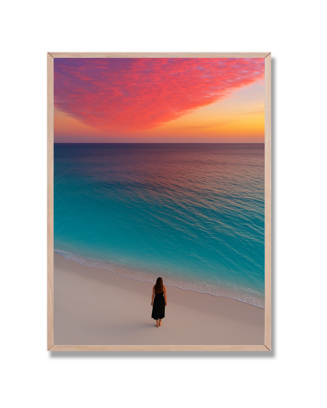 Mujer en la playa al atardecer